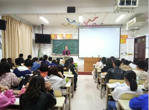 2016级口腔7.8班成功举办“道德绑架”主题班会