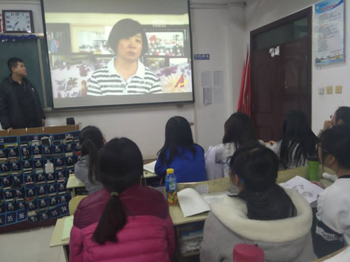 2017级口腔3.4班成功举办“党旗指引方向”主题班会