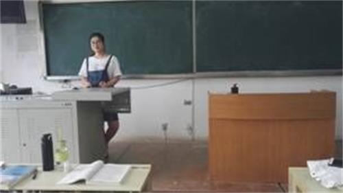 2015级口腔7.8班成功举办“建学风 共学习”主题班会