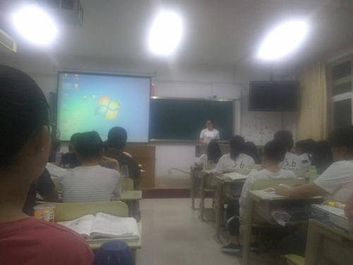 2017级口腔5.6班成功举办“我爱母亲 无论何时”主题班会