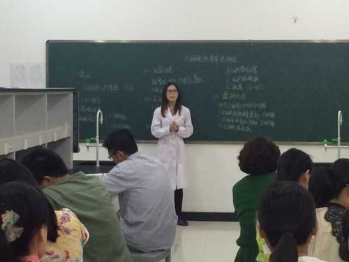 我校药学系圆满完成对2014年新入职教师转正考核工作