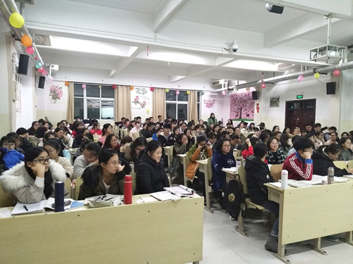 2017级口腔7.8班成功举办“同桌的你”主题班会