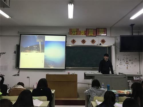 2015级口腔5.6班成功举办“盎然春意,缤纷校园”活动
