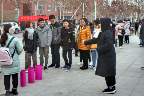 我校医学技术系举办第一届元旦游园会