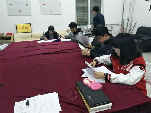 菏泽医专基础医学部2016级口腔医学3.4班举办“党的光辉照我心”征文活动