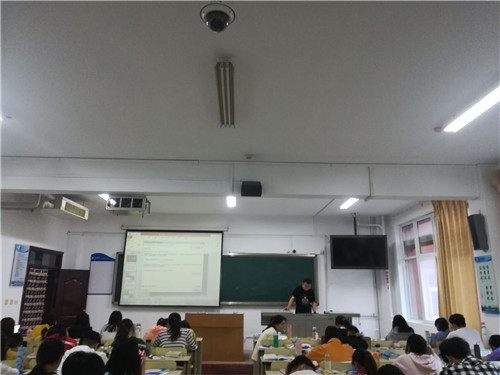 2017级口腔5、6班成功举办“大国工匠”主题班会