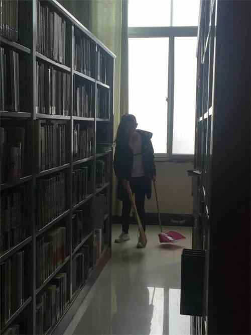 “传承红色经典，弘扬雷锋精神”雷锋活动日