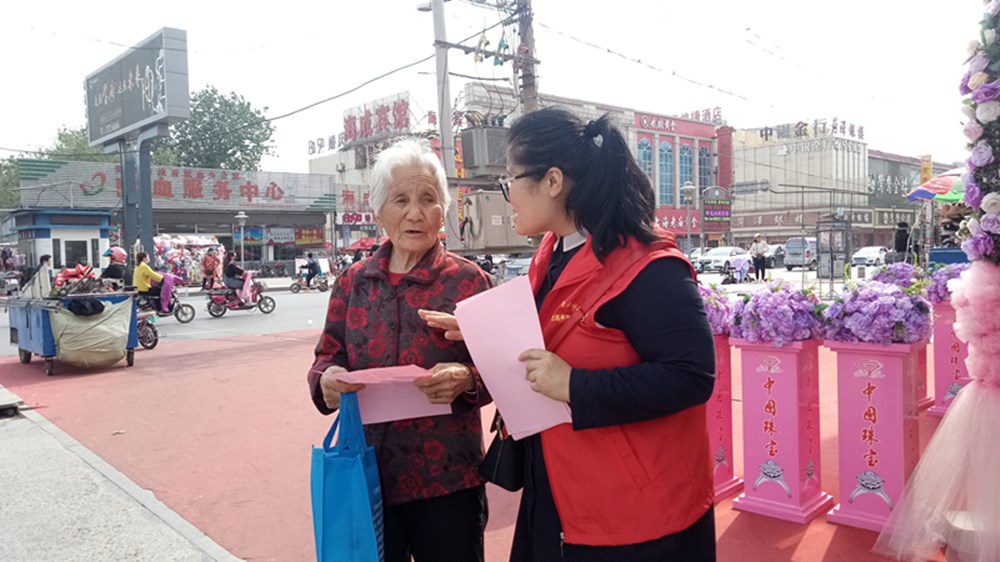 我校开展“健康饮食,美食美刻”健康知识宣讲志愿活动
