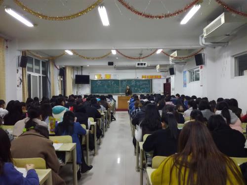 2016级口腔7、8班成功召开"理解文化差异"主题班会