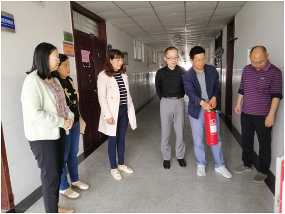 我部计算机、物理教研室和计算机实验教学中心开展消防安全知识培训