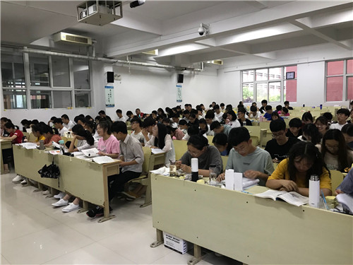 2018级口腔5、6班成功举办“诚信应考”主题班会