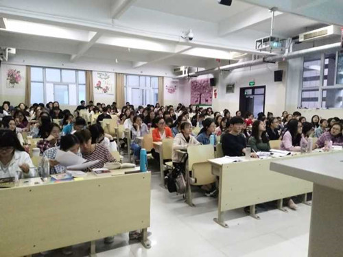 2017级口腔7.8班成功举办“520感恩”主题班会