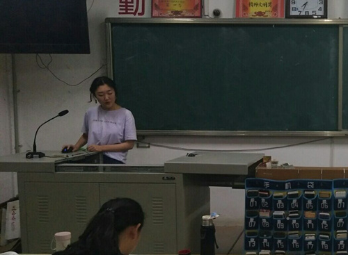 2017级口腔3.4班成功举办“我爱母亲 无论何时”主题班会