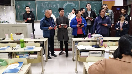 基础医学部成功举行“喜迎十九大，共筑中国梦”教室板报比赛