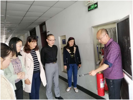 我部计算机、物理教研室和计算机实验教学中心开展消防安全知识培训