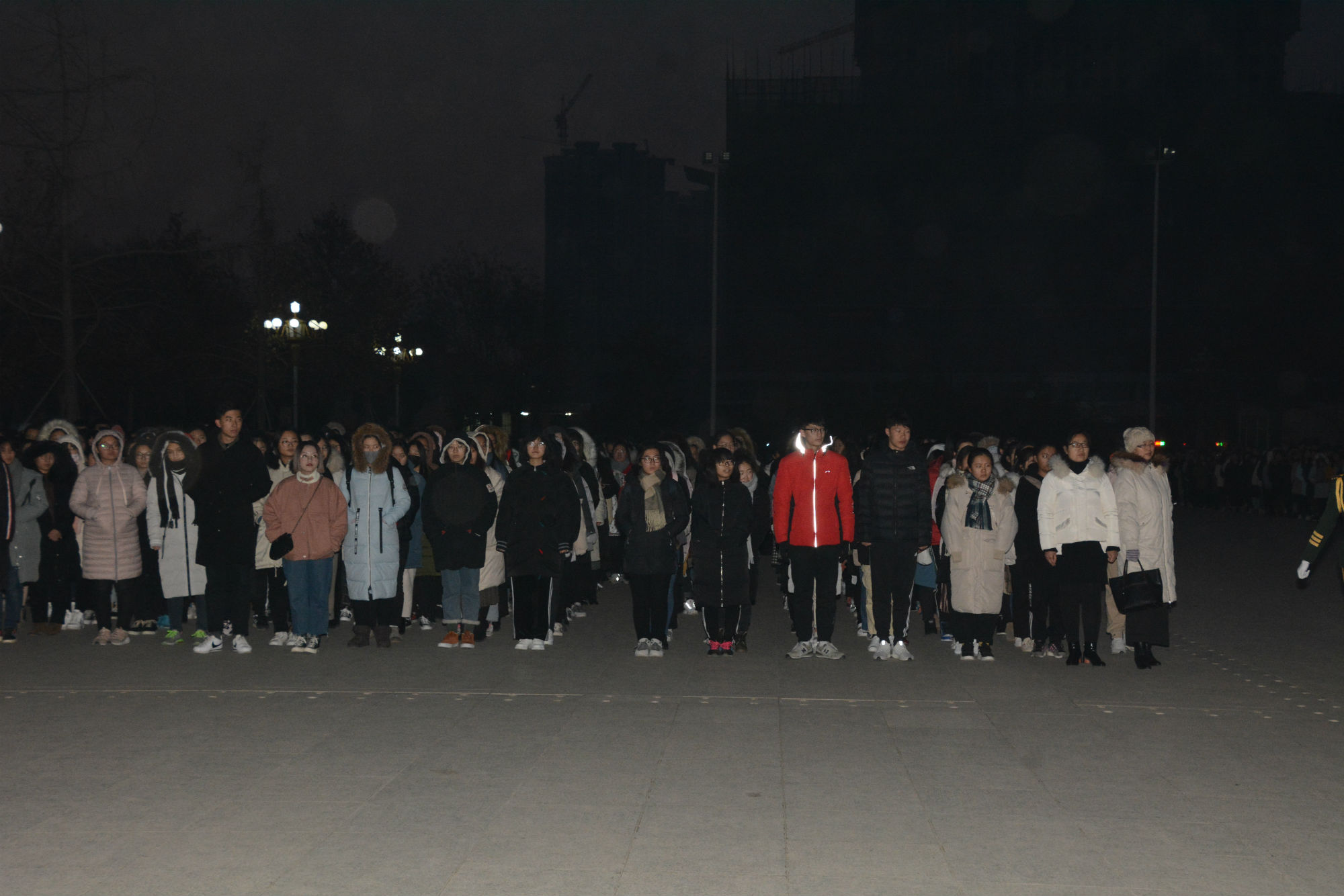 我校举行新年升旗仪式
