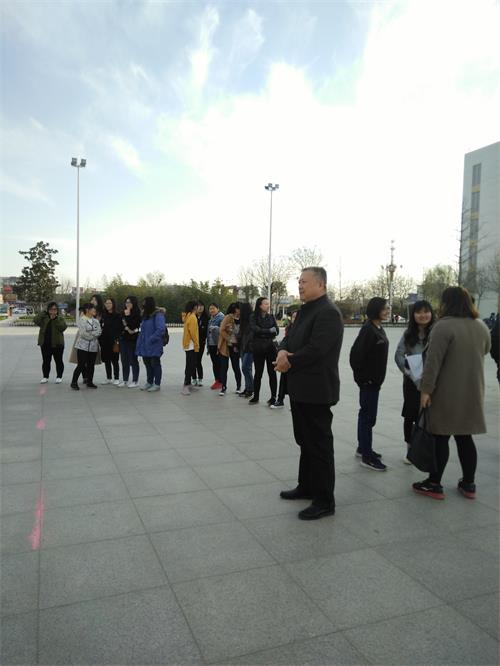 菏泽医专基础医学部“娱乐身心,激扬青春”趣味运动会火热开赛