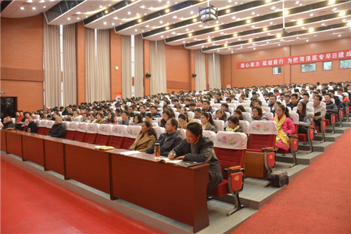 我校党委书记于洲声为大学生宣讲党的十九大精神