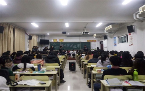 菏泽医专基础医学部2016级口腔7.8班“歌词接龙比赛”圆满结束