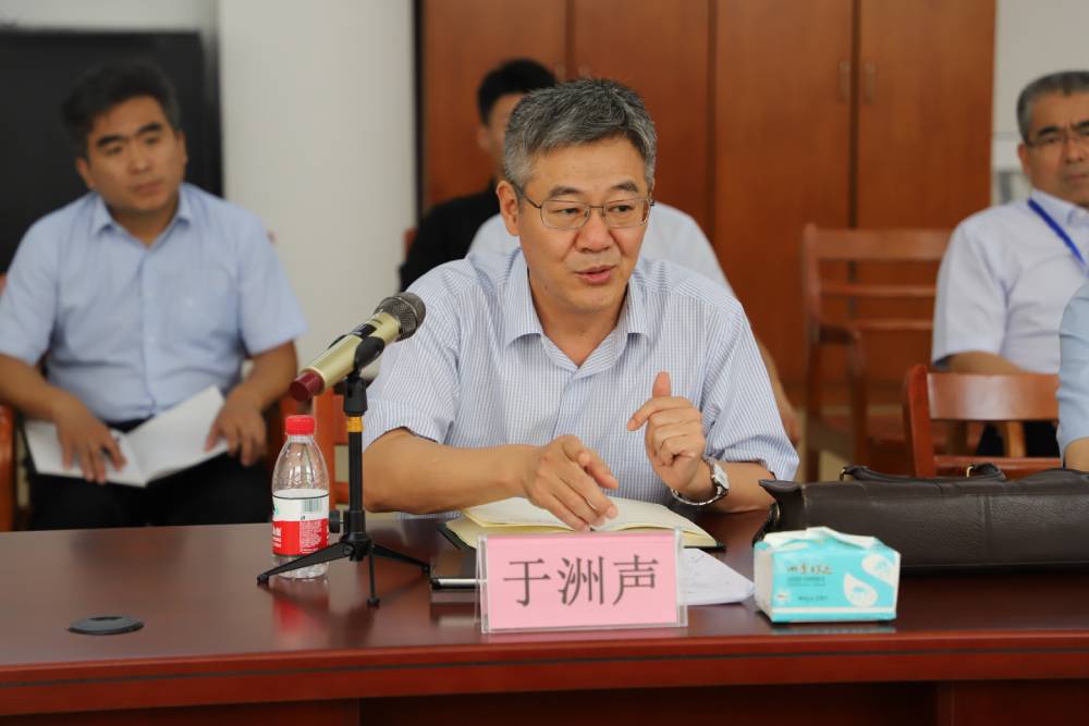 省卫健委党组书记、主任袭燕到我校附院进行调研