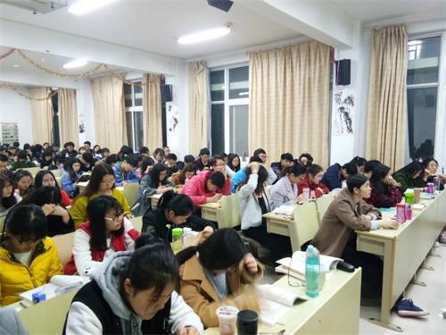 2016级口腔7、8班成功举办“让良知成为习惯”的主题班会