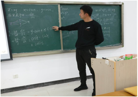 我部计算机、物理教研室和计算机实验室开展青年教师培养研讨会
