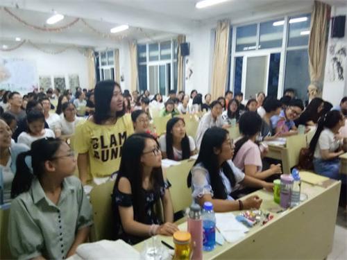 2016级口腔7.8成功举办“感恩母亲,情系五月”主题活动