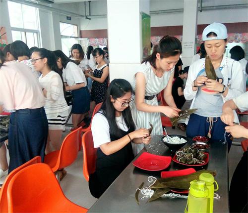 2016级口腔7.8班成功举办“弘扬端午文化 传我粽香浓情”活动