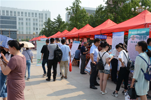 我校成功举办2017年毕业生夏季招聘会