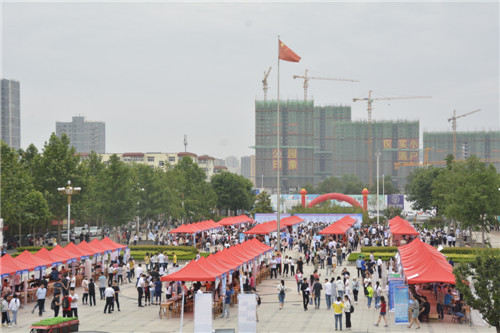 我校举办山东省2018年高校毕业生集中就业招聘活动(菏泽医专专场)