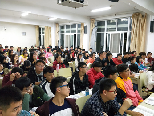 2017级口腔3.4班成功举办“奔跑吧青春”主题班会